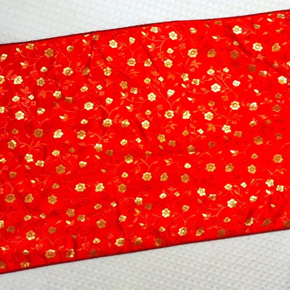 Red & Gold Table Runner - Picture 3 of 3
